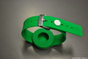 BLE Beacon Wristband with anti-removal clip