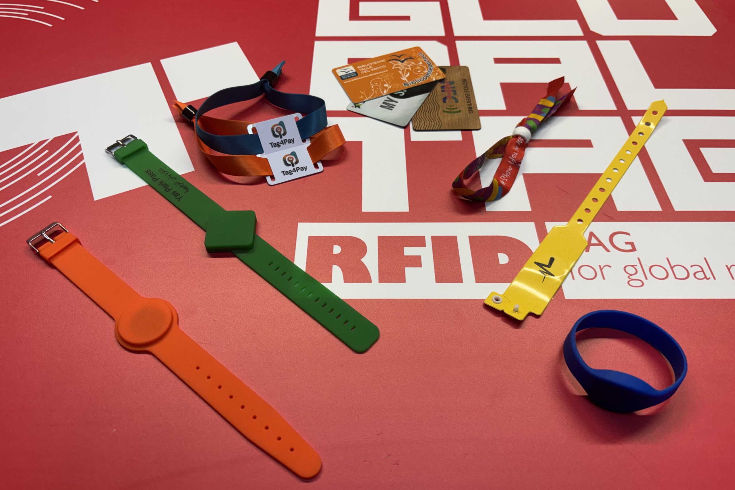 RFID Cards and wristband for hotellerie